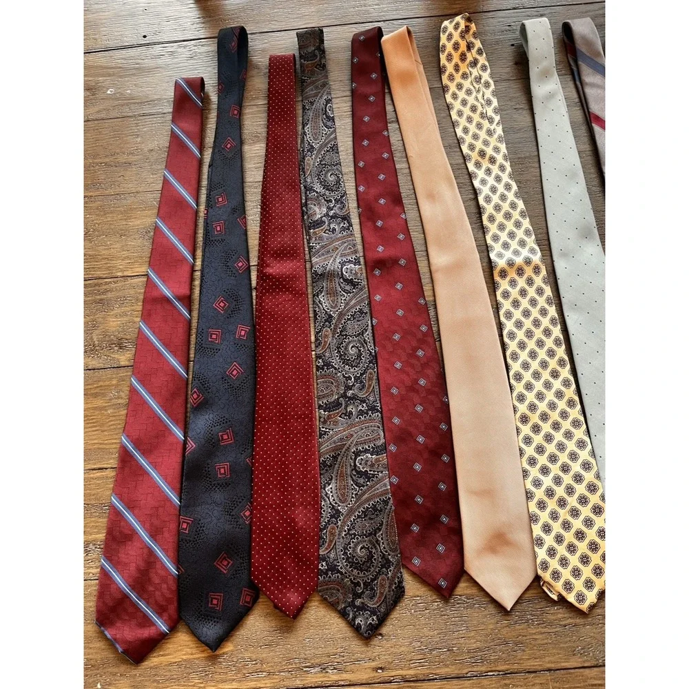 Vintage Mens Neck Ties LOT OF 22 - Van Heusen, Wembley, Damon & More Classic